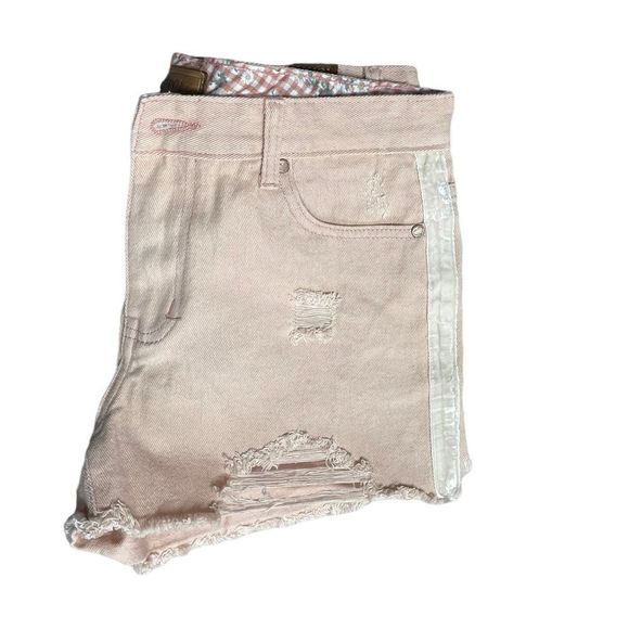 𝅺pol Pink denim shorts size large - Picture 3 of 7